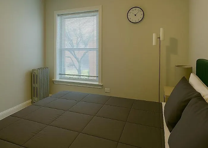 Spacious 1br With Washer Dryer Near Cta * Chicago