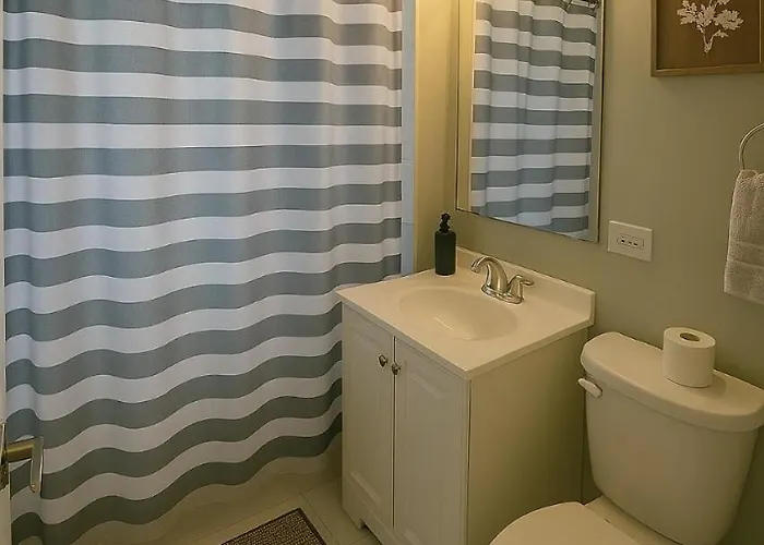 Spacious 1br With Washer Dryer Near Cta Apartamento